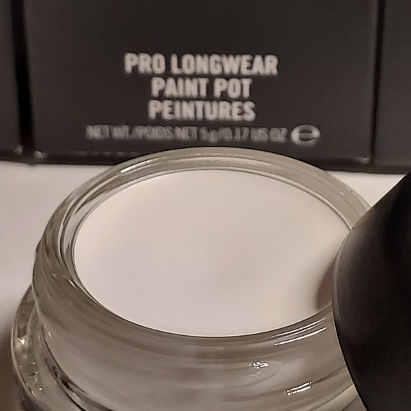 MAC Paint Pot *SINK TO A WHISPER* - Picture 3 of 5